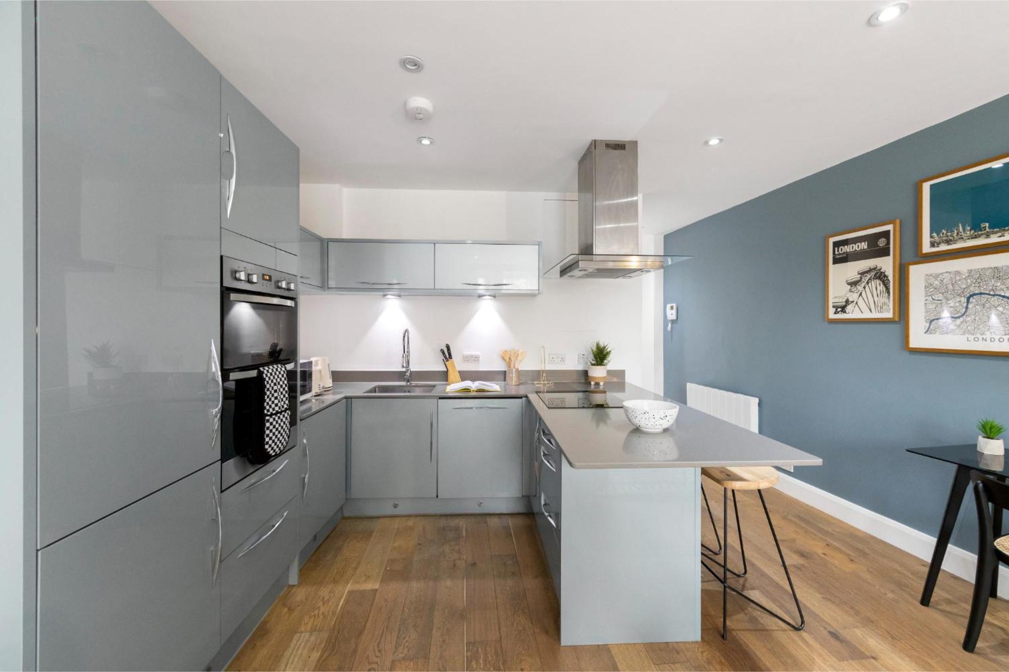 Tranquil Flat With Outdoor Space - Prime Location! Londra